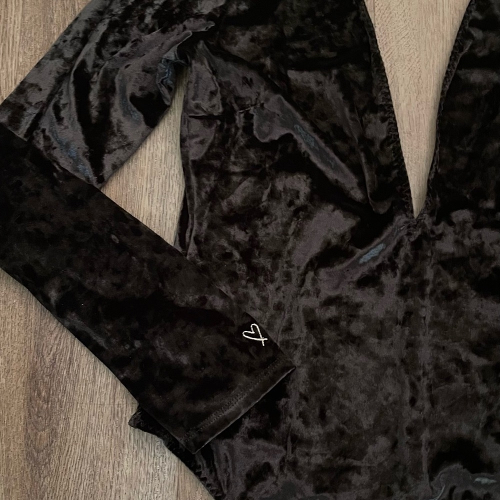 Victoria's Secret Crushed Velvet Plunge Bodysuit Black New - Picture 3 of 12